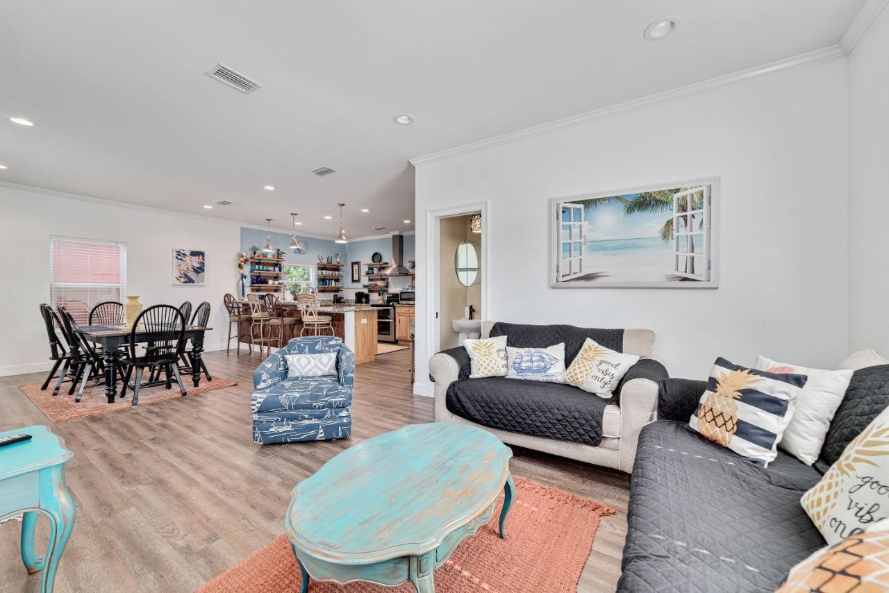 Walk To Beach, Secluded, Gazebo With Grill, 1gig Wifi, Washer And Dryer, Games