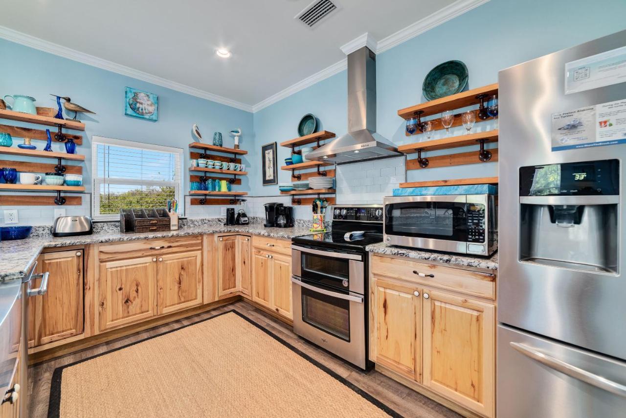 Walk To Beach, Secluded, Gazebo With Grill, 1gig Wifi, Washer And Dryer, Games Ferienhaus