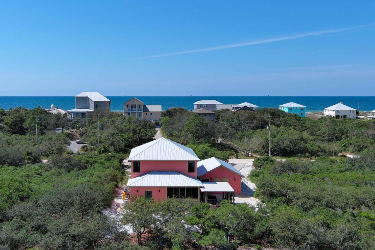 Walk To Beach, Secluded, Gazebo With Grill, 1gig Wifi, Washer And Dryer, Games Ferienhaus