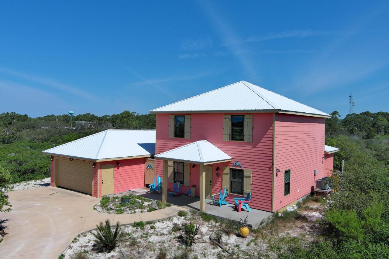 Walk To Beach, Secluded, Gazebo With Grill, 1gig Wifi, Washer And Dryer, Games Ferienhaus