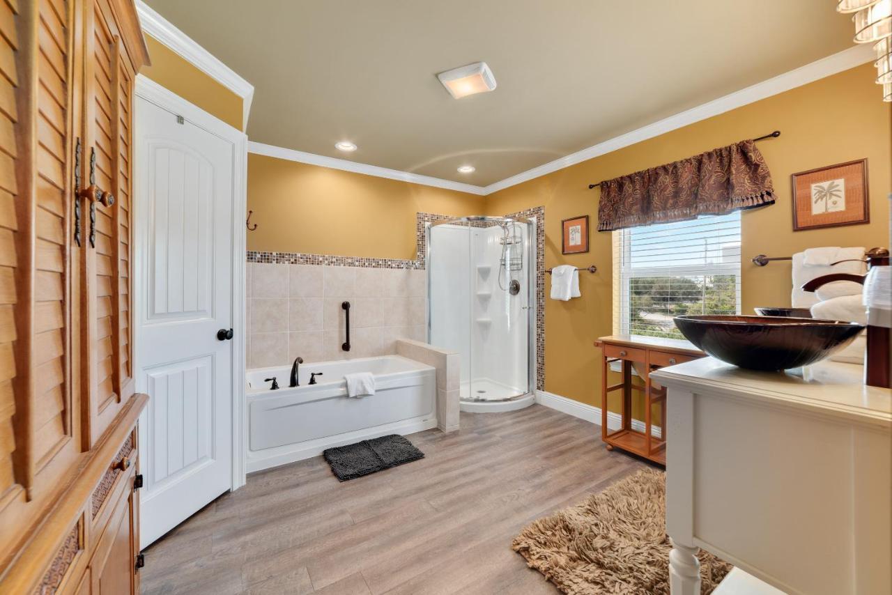 Walk To Beach, Secluded, Gazebo With Grill, 1gig Wifi, Washer And Dryer, Games *