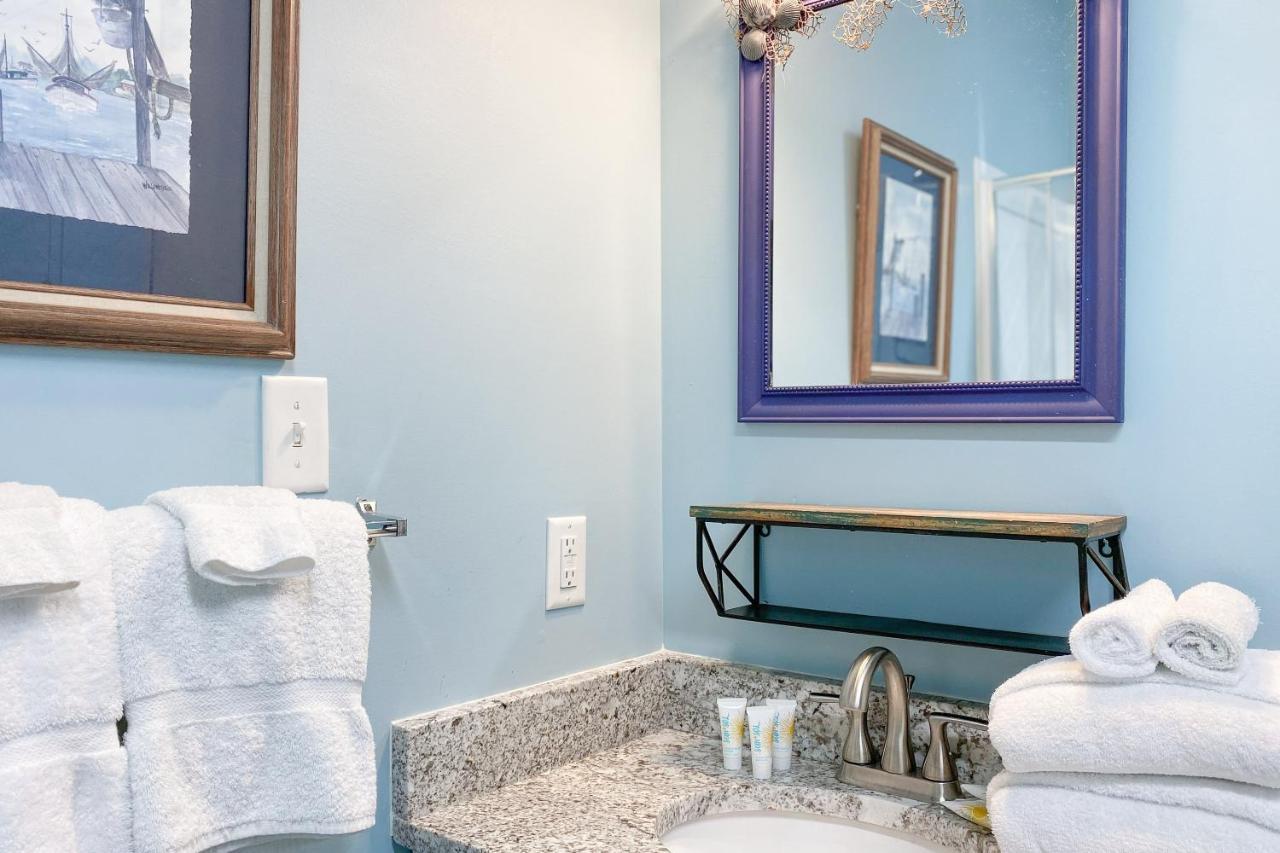 Walk To Beach, Secluded, Gazebo With Grill, 1gig Wifi, Washer And Dryer, Games *